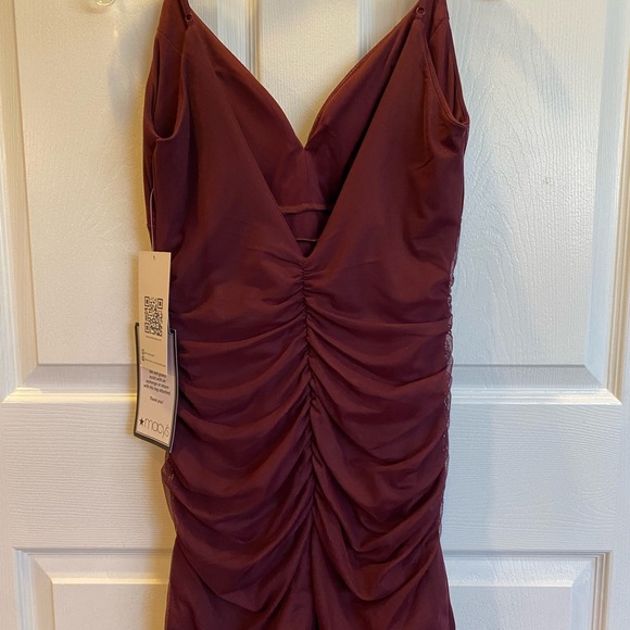 Dress - Picture 4 of 10